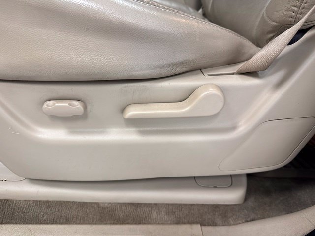 Used 2007 GMC Yukon SLT w/ SLT Preferred Equipment Group AWD/4WD image 17