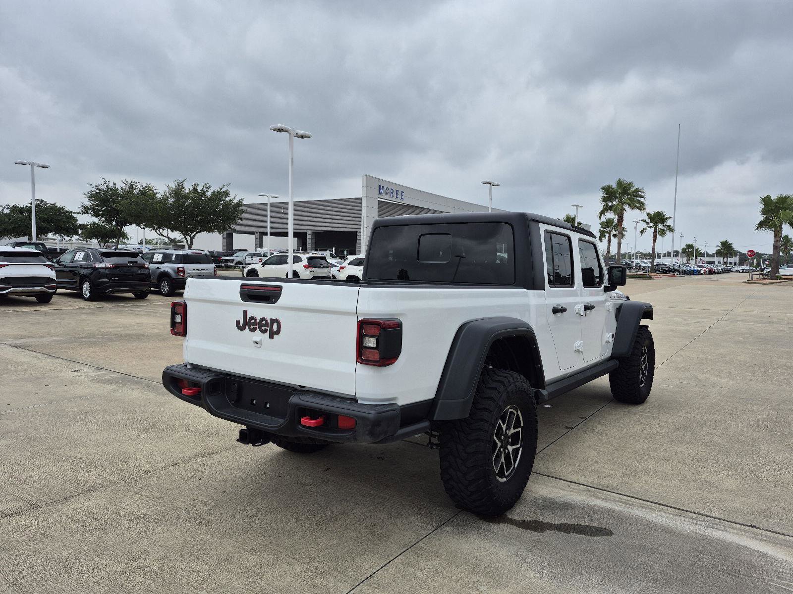 Used 2024 Jeep Gladiator Rubicon AWD/4WD image 15
