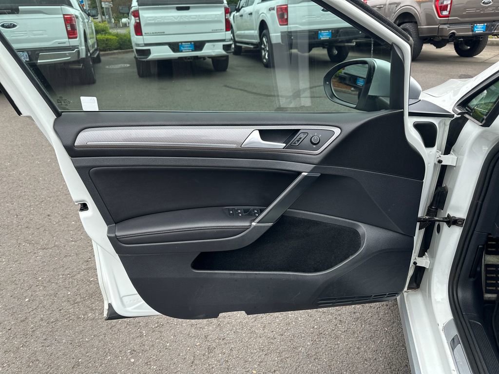 Used 2017 Volkswagen Golf Alltrack SE AWD/4WD image 11