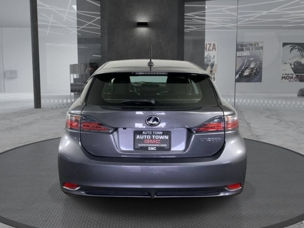 Used 2013 Lexus CT 200h w/ Premium Pkg w/Navigation FWD image 6
