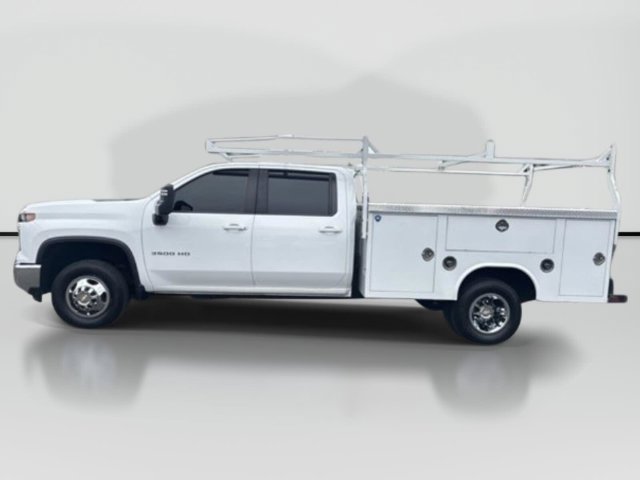 Used 2024 Chevrolet Silverado 3500 LT AWD/4WD image 2