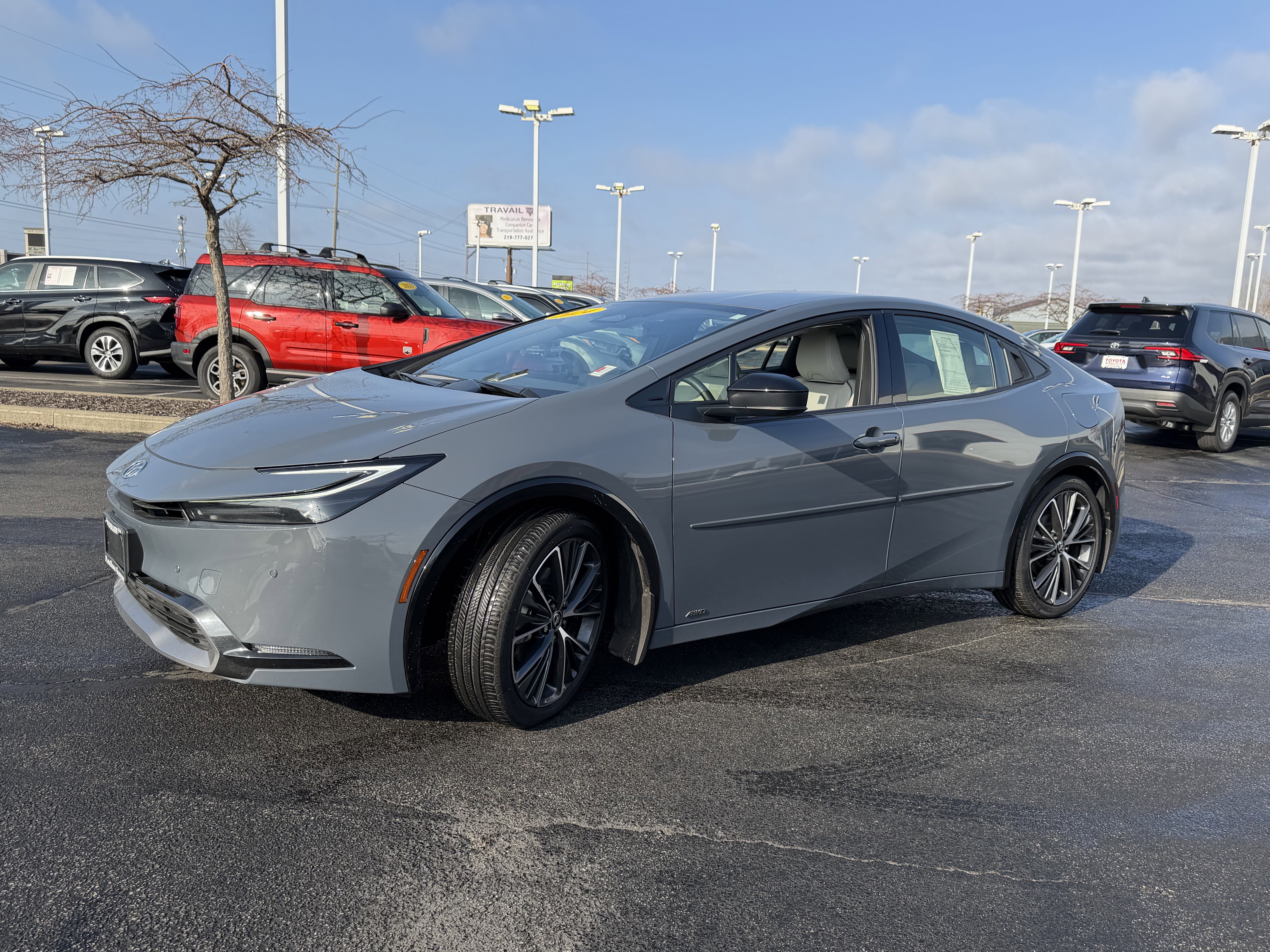 Used 2024 Toyota Prius XLE image 4