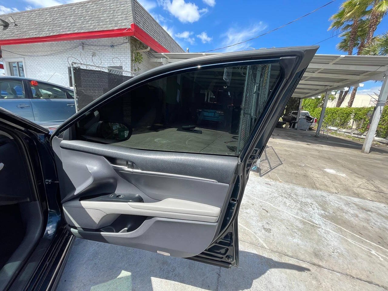 Used 2019 Toyota Camry SE w/ Convenience Package FWD image 19