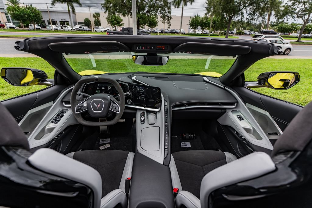 Used 2023 Chevrolet Corvette Stingray Preferred Conv w/ Z51 Performance Package RWD image 21