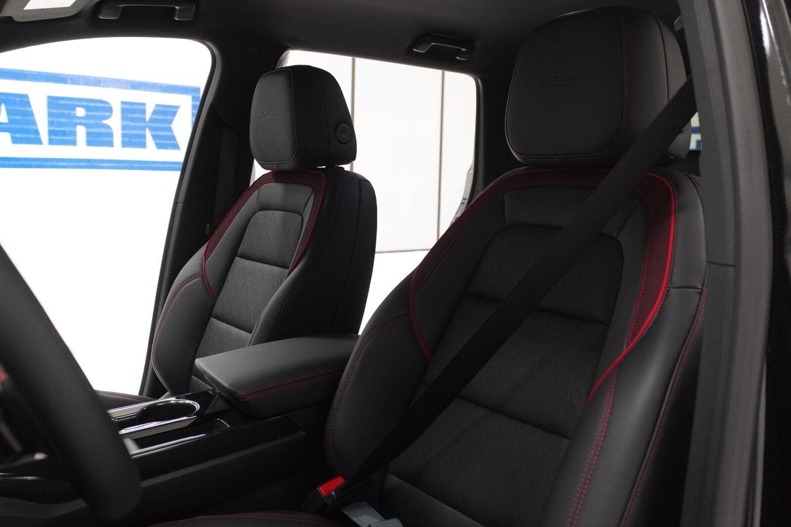 New 2027 Chevrolet Equinox RS w/ Safety and Technology Package FWD image 6