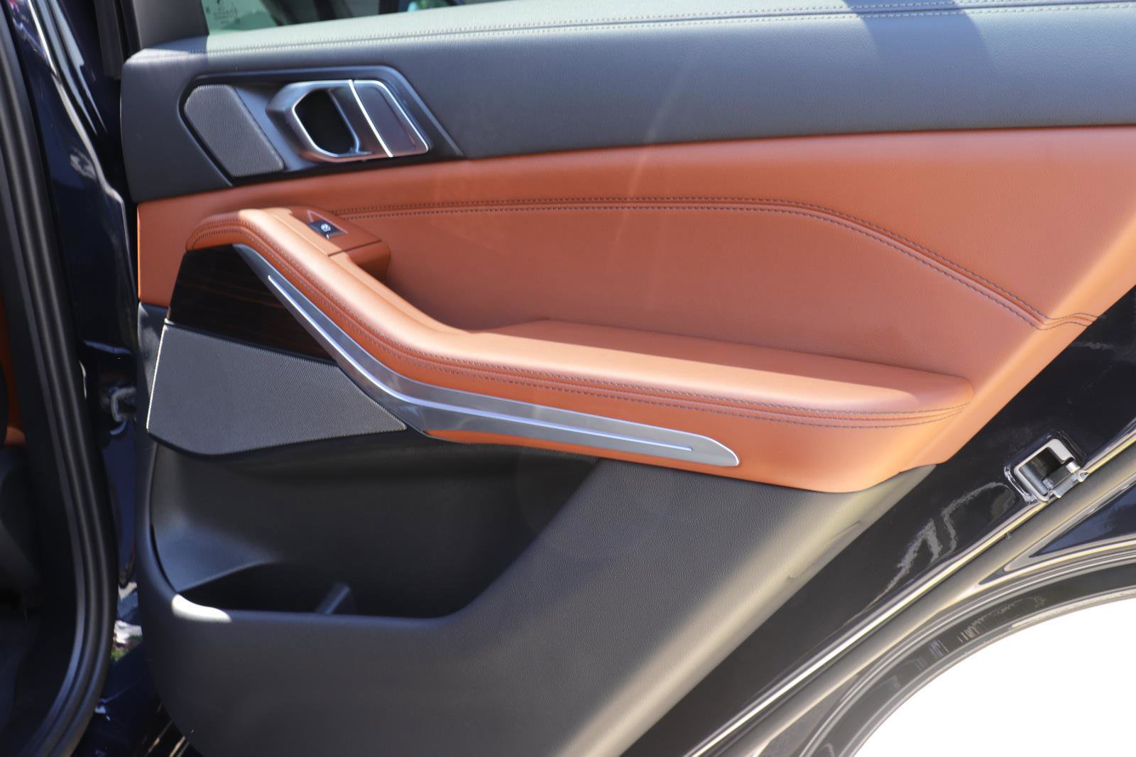 Used 2024 BMW X5 sDrive40i w/ M Sport Package image 21