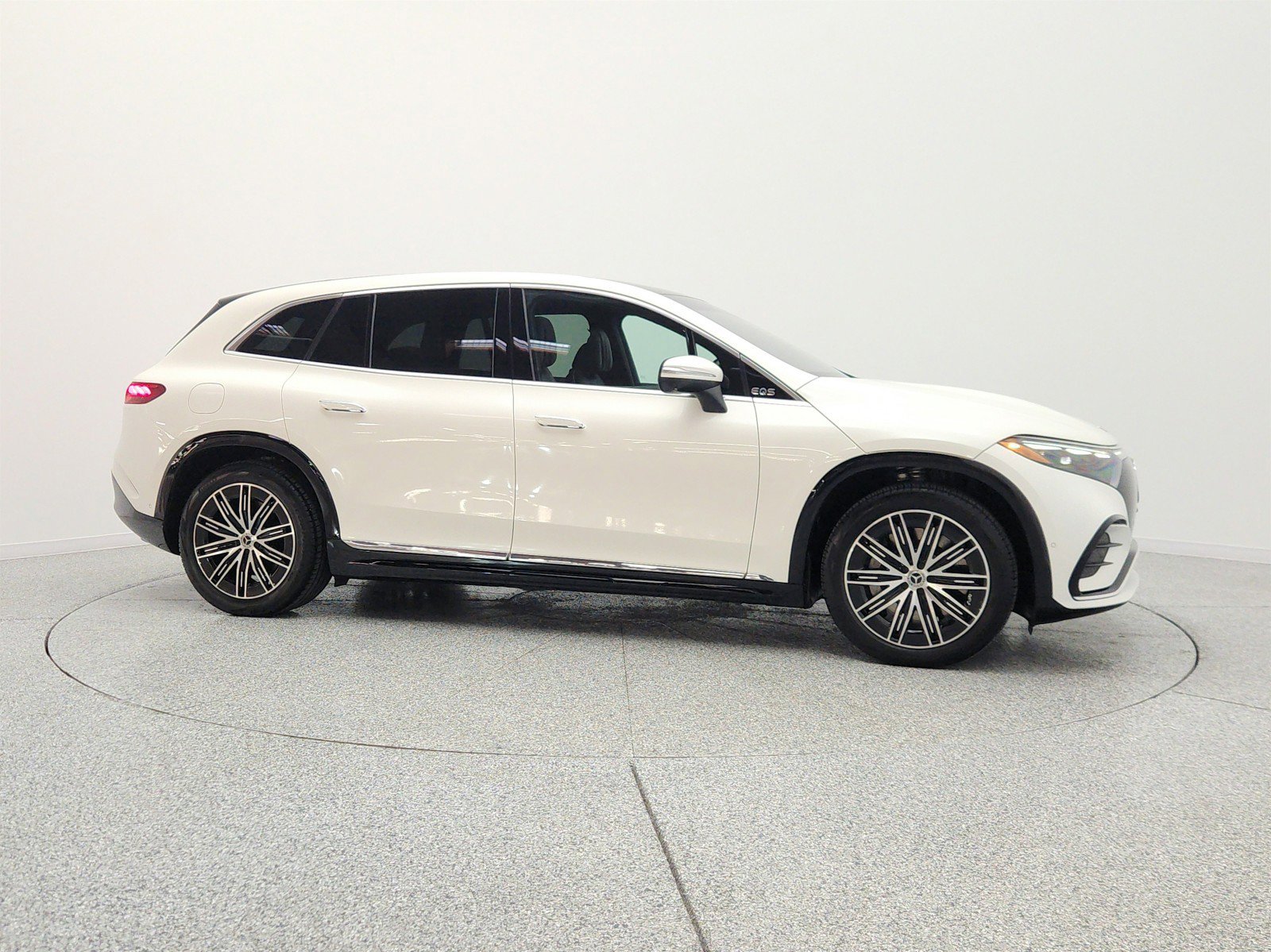 Used 2023 Mercedes-Benz EQS 580 4MATIC SUV image 4