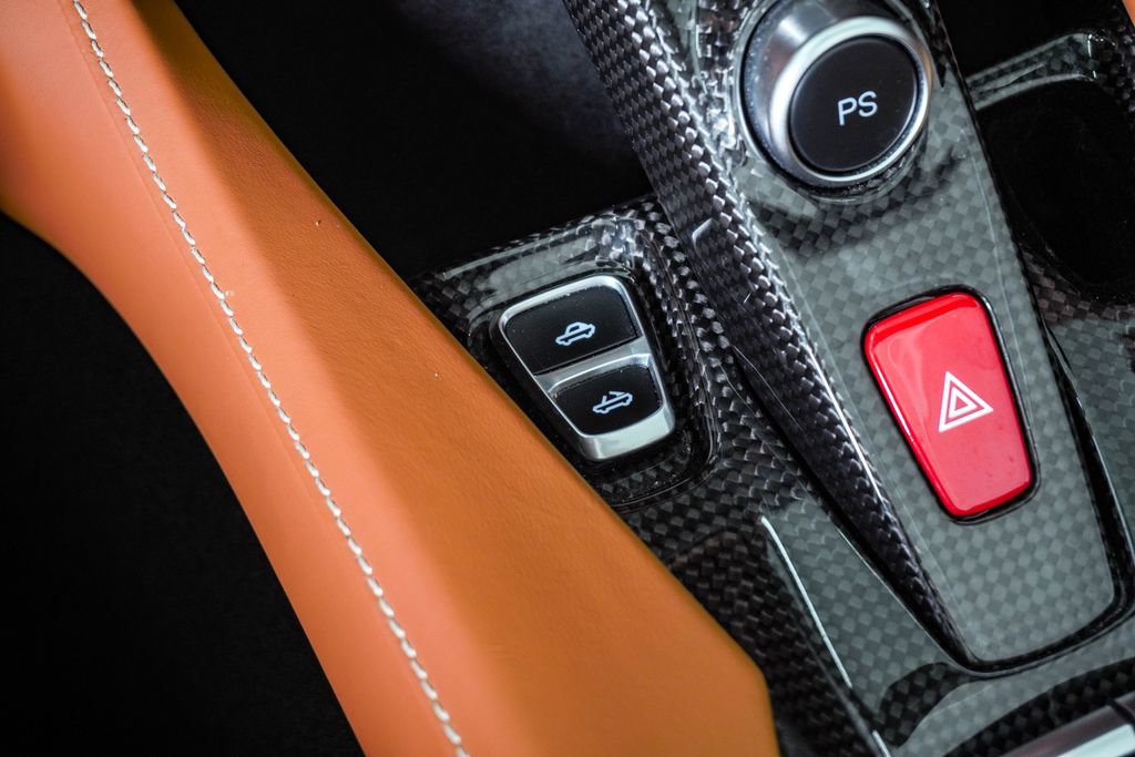 Used 2019 Ferrari Portofino RWD image 34