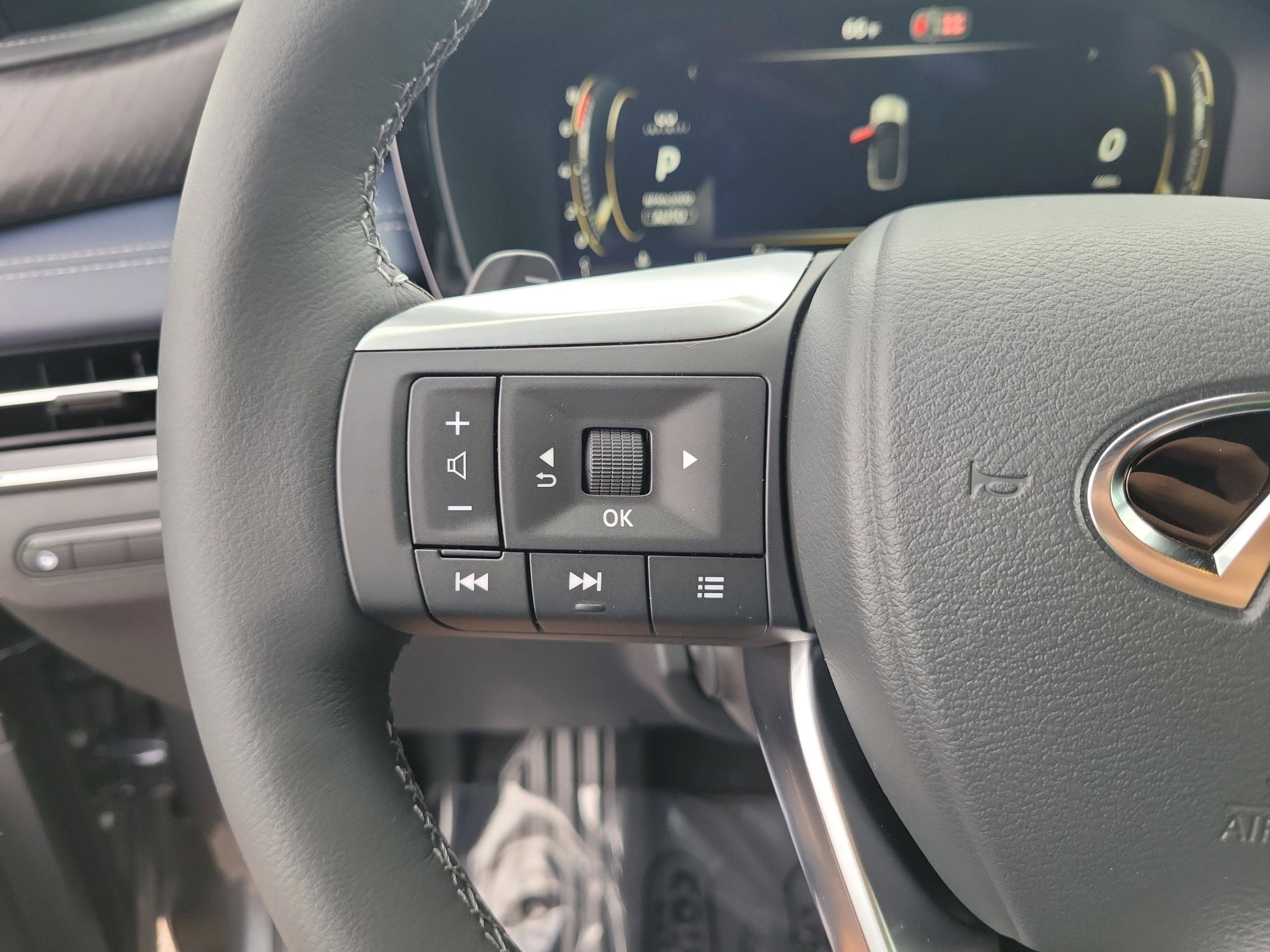 New 2026 INFINITI QX60 Sport w/ Dark Cargo Package image 22