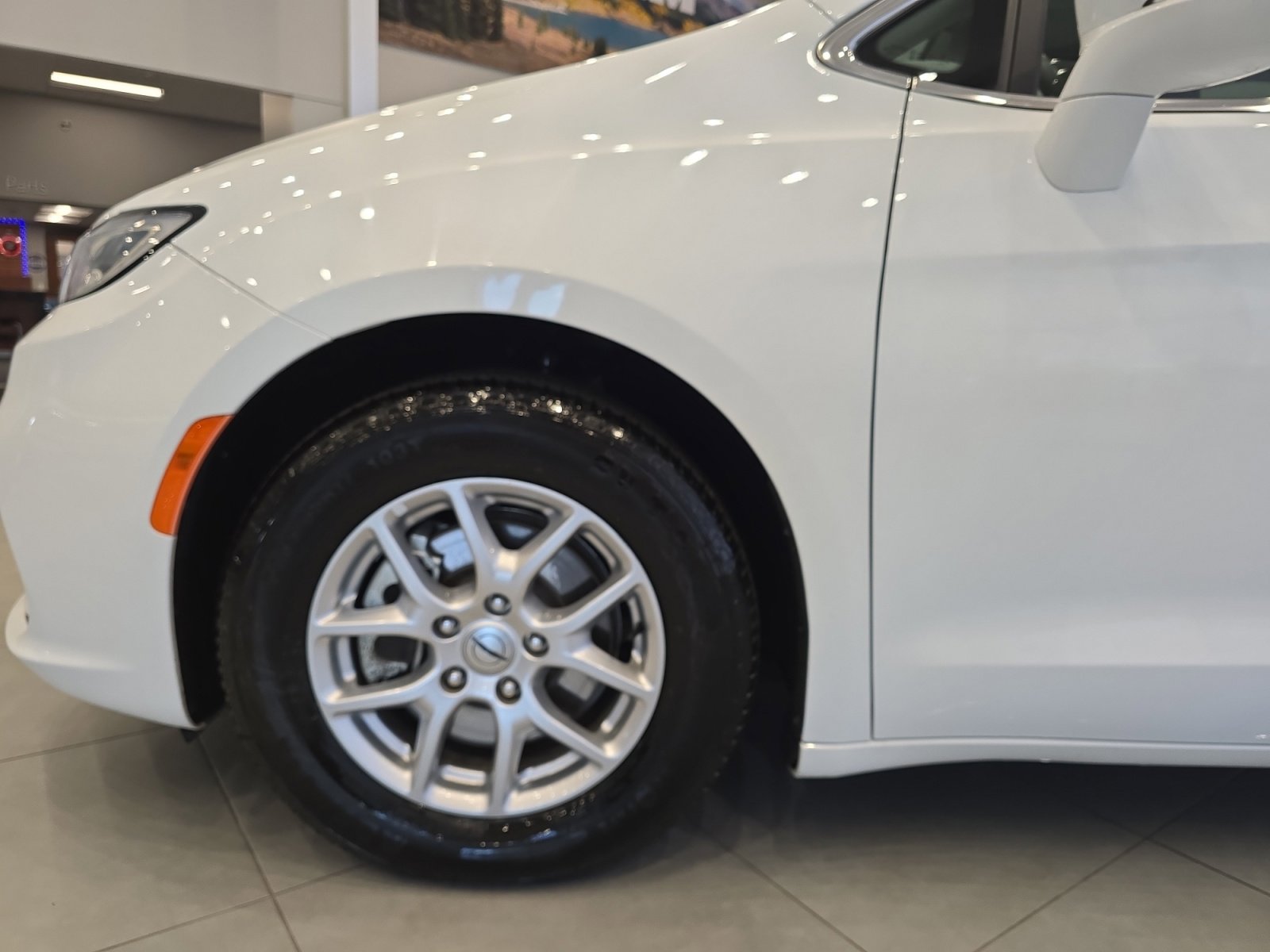 Used 2022 Chrysler Pacifica Touring-L FWD image 10