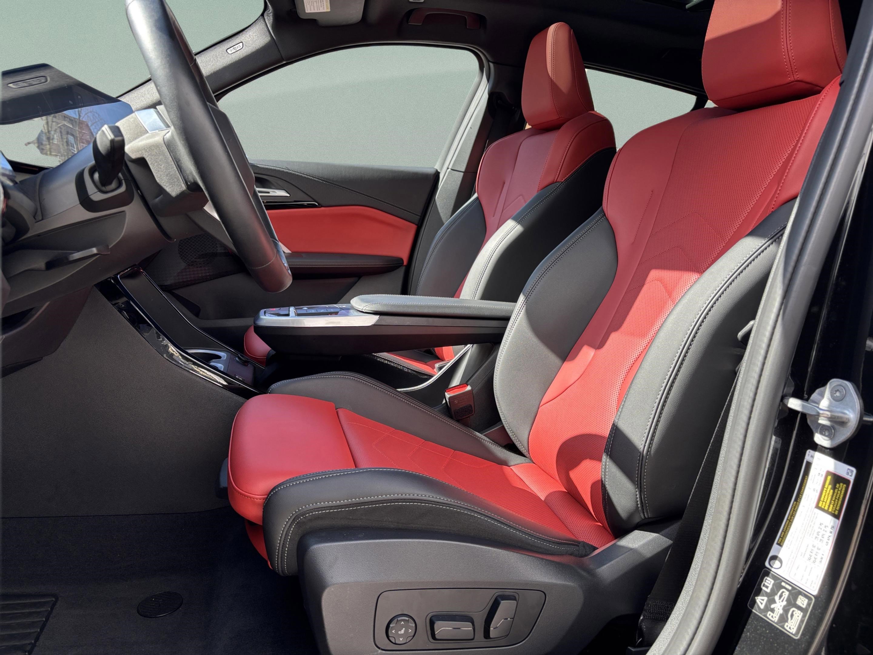 Certified 2025 BMW X2 xDrive28i image 17