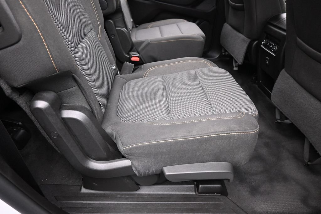 Used 2019 Chevrolet Traverse LT FWD image 36