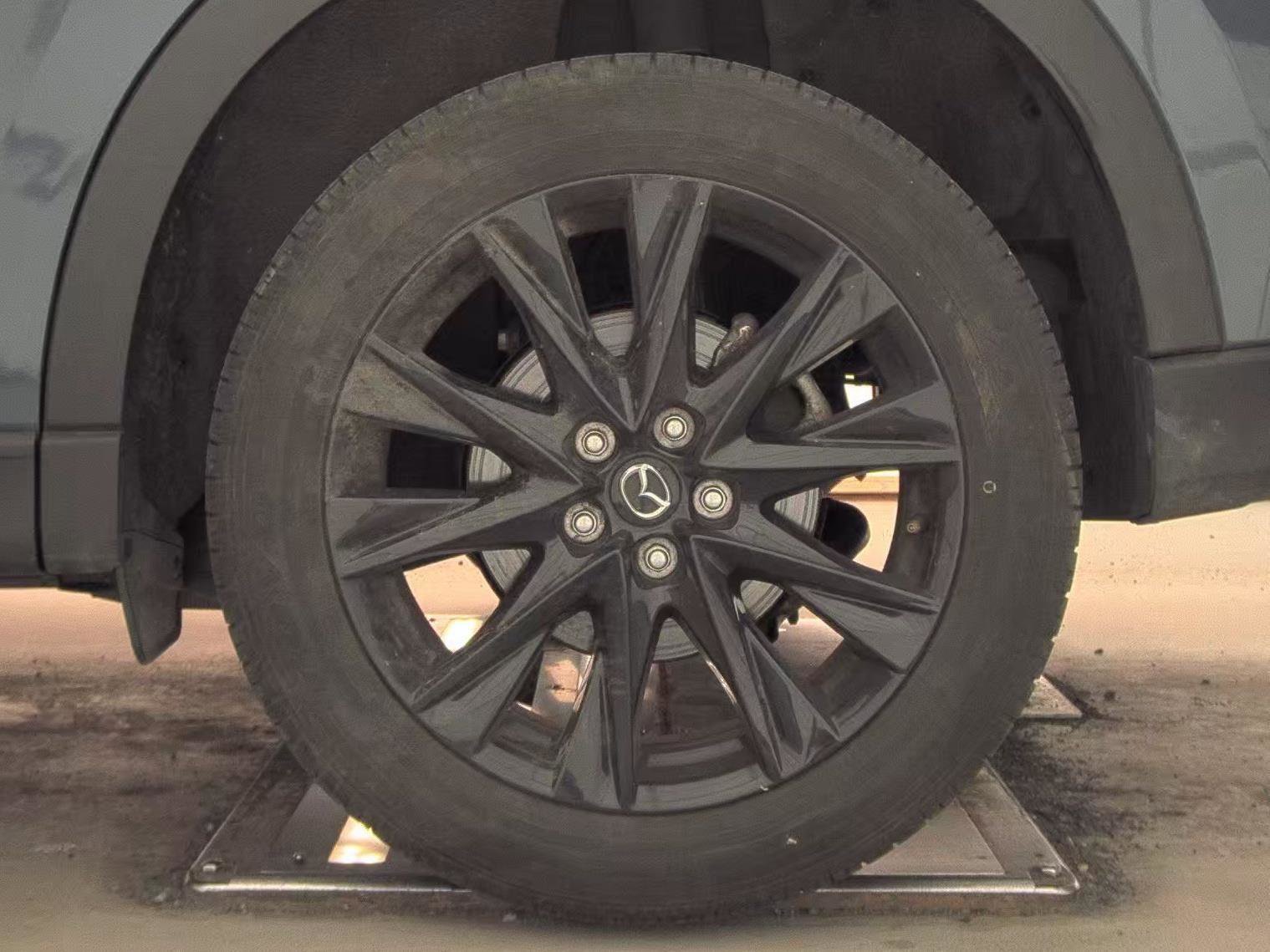 Used 2024 MAZDA CX-5 Carbon Edition image 12