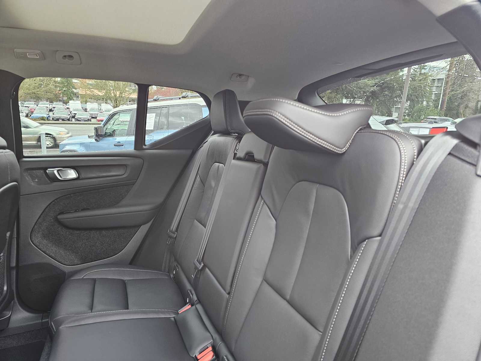 New 2026 Volvo XC40 B5 Core w/ Climate Package image 20