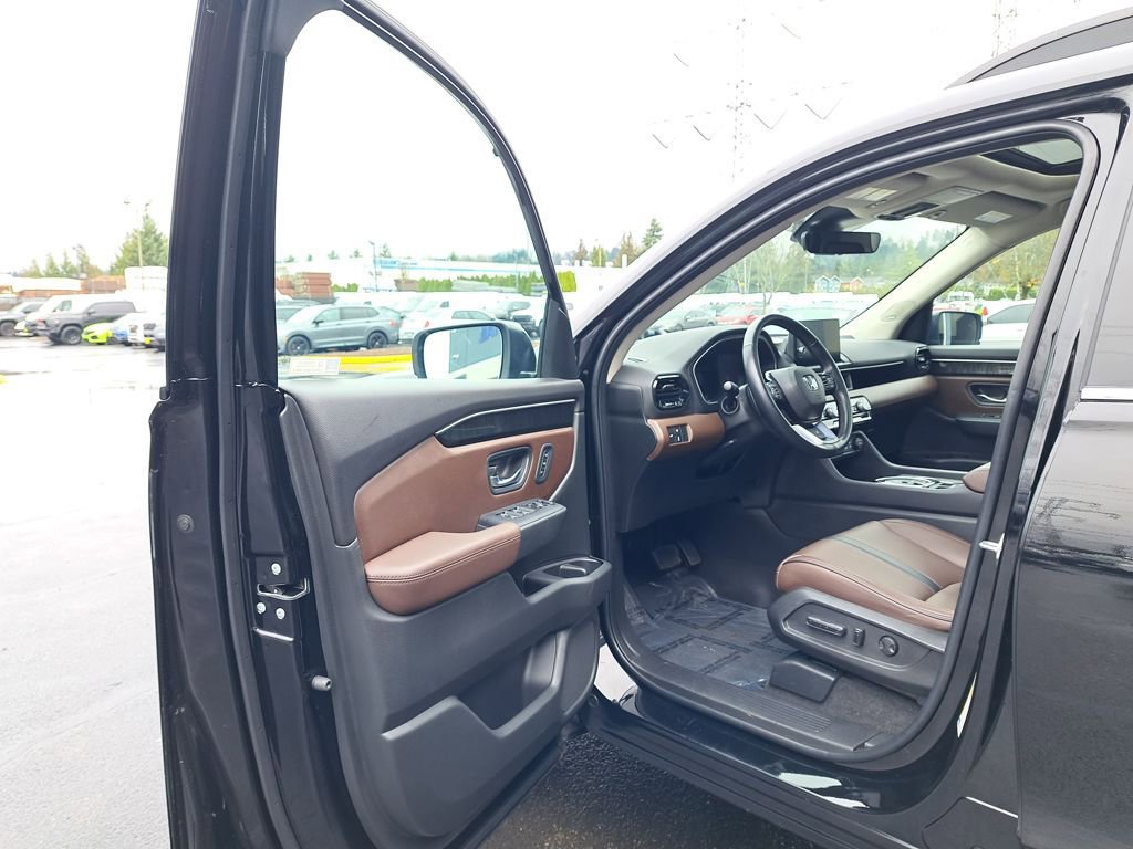 Used 2023 Honda Pilot Elite image 10