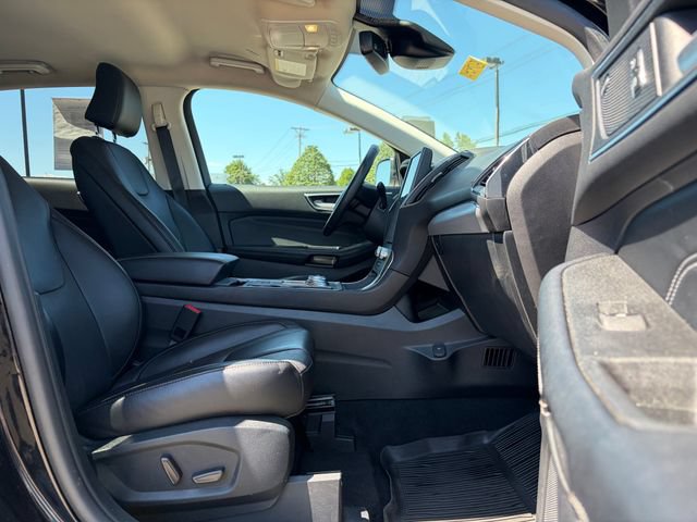 Used 2022 Ford Edge Titanium w/ Equipment Group 301A AWD/4WD image 24
