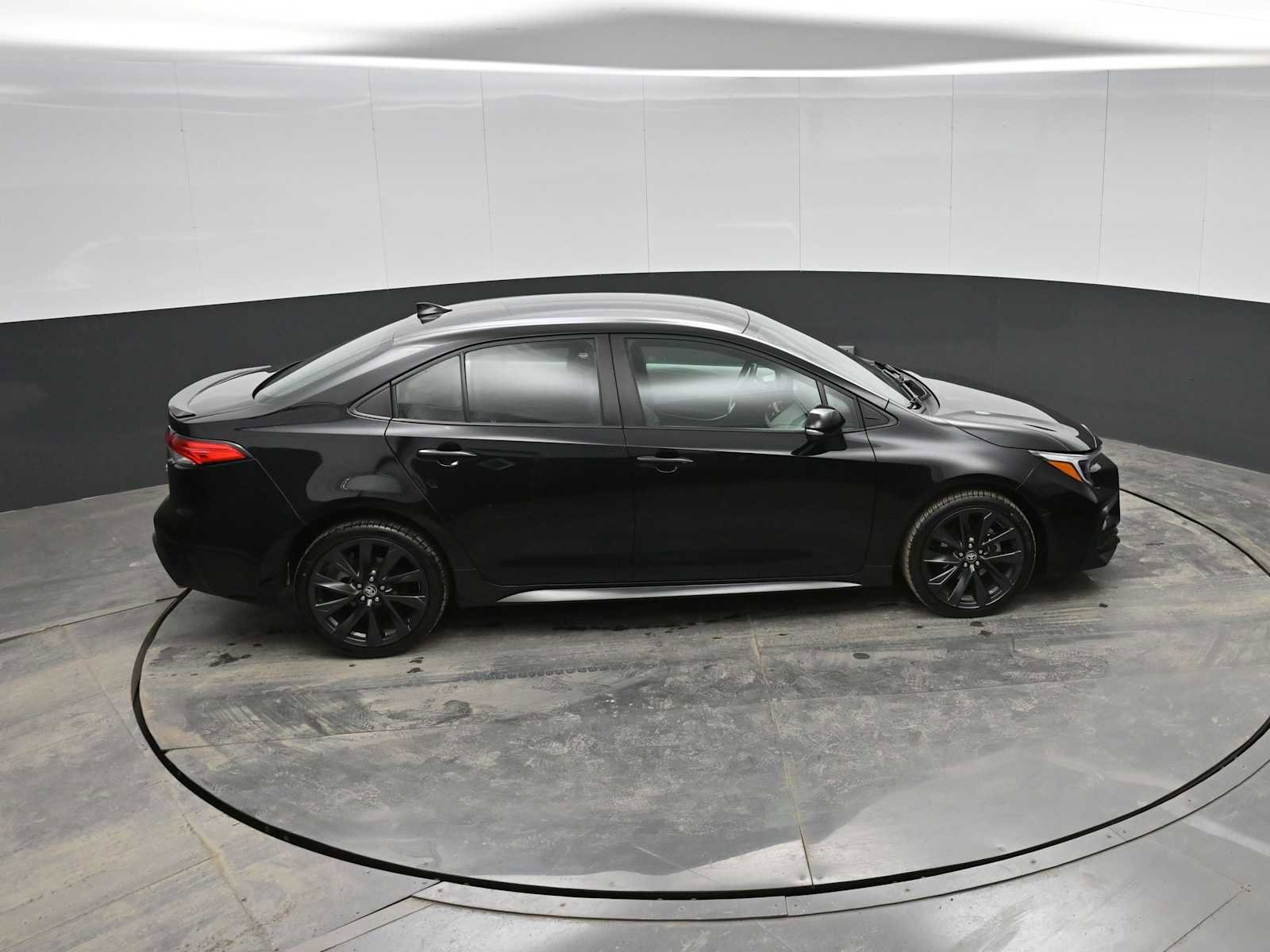 Used 2024 Toyota Corolla SE image 30