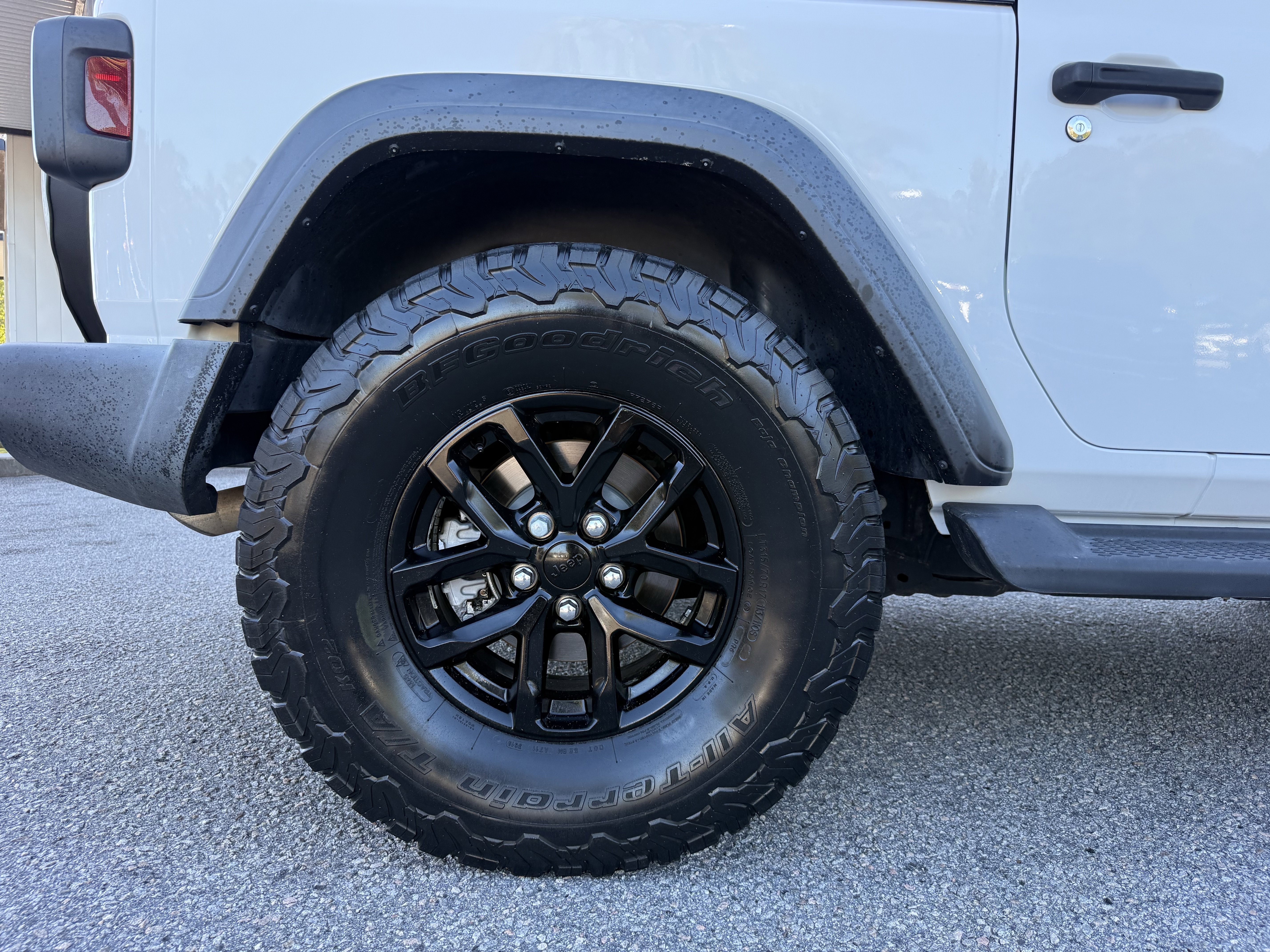 Used 2019 Jeep Wrangler Sport image 27