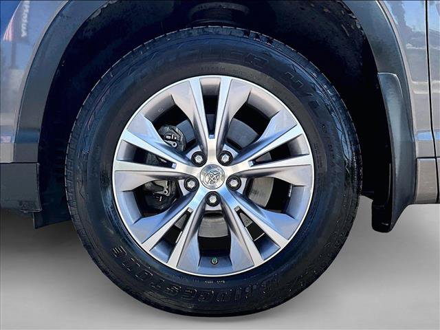 Used 2015 Toyota Highlander XLE FWD image 10