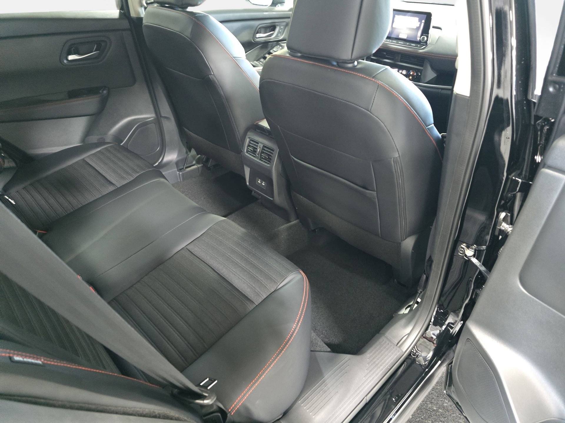 New 2026 Nissan Rogue SV w/ Rock Creek Premium Package AWD/4WD image 11