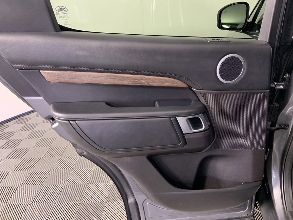 Used 2017 Land Rover Discovery HSE Luxury image 28