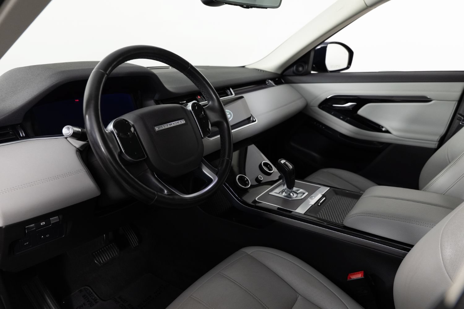 Used 2020 Land Rover Range Rover Evoque SE AWD/4WD image 12