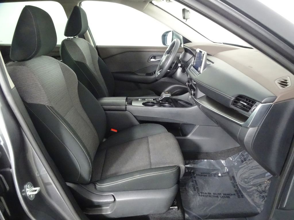 Used 2023 Nissan Rogue SV image 14