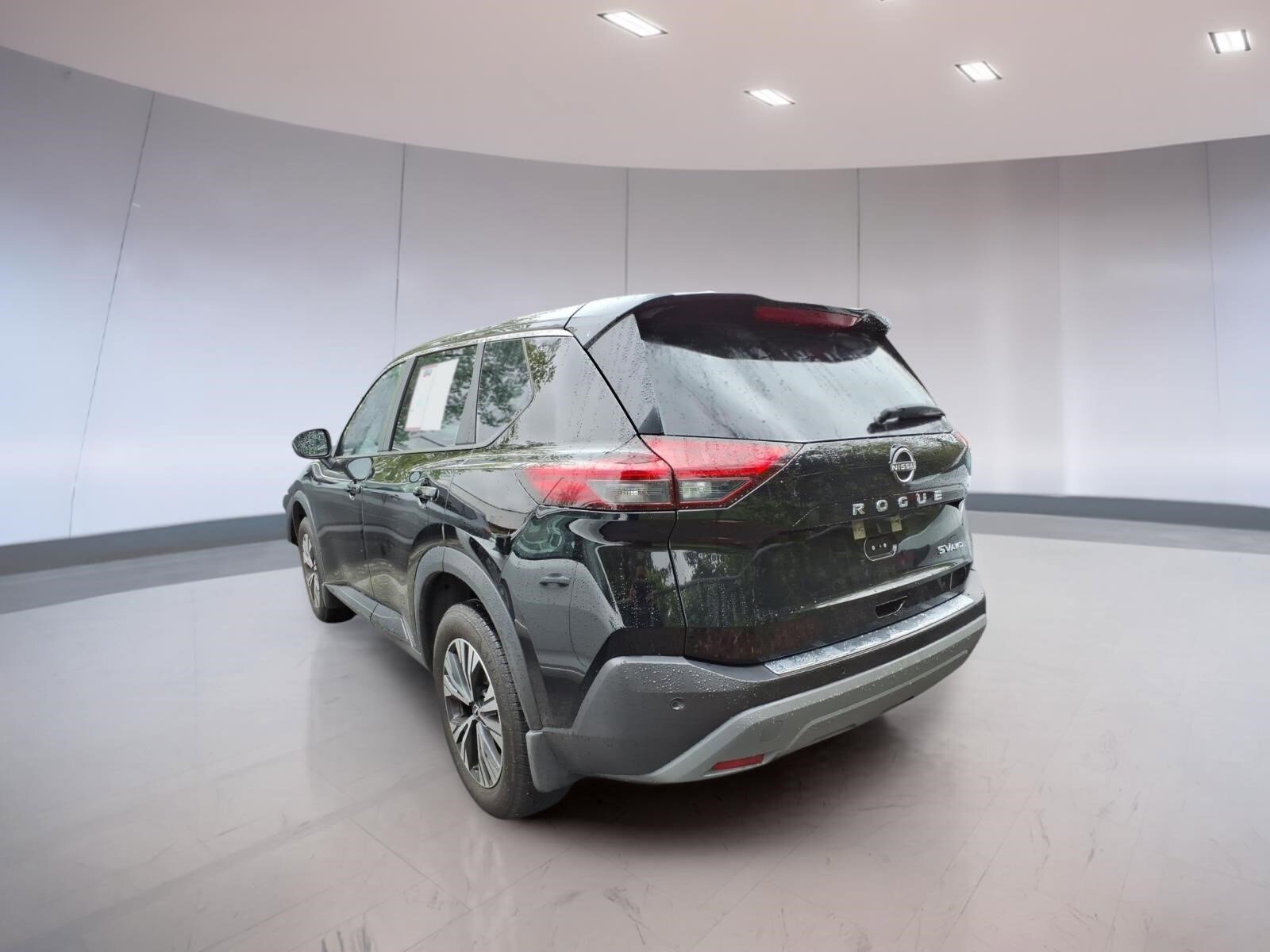 Used 2023 Nissan Rogue SV AWD/4WD image 3