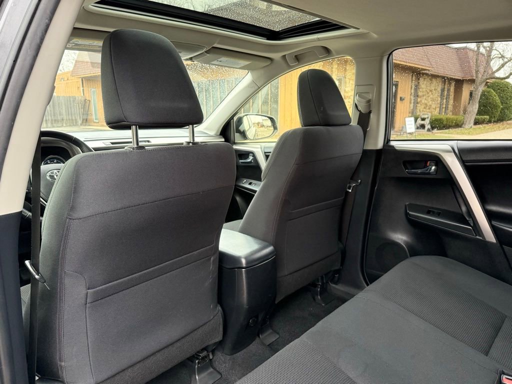 Used 2018 Toyota RAV4 XLE image 17