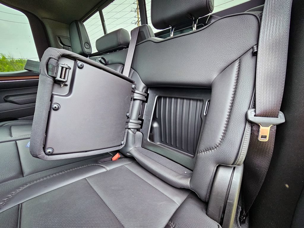 Used 2024 GMC Sierra 1500 Denali w/ Technology Package AWD/4WD image 41