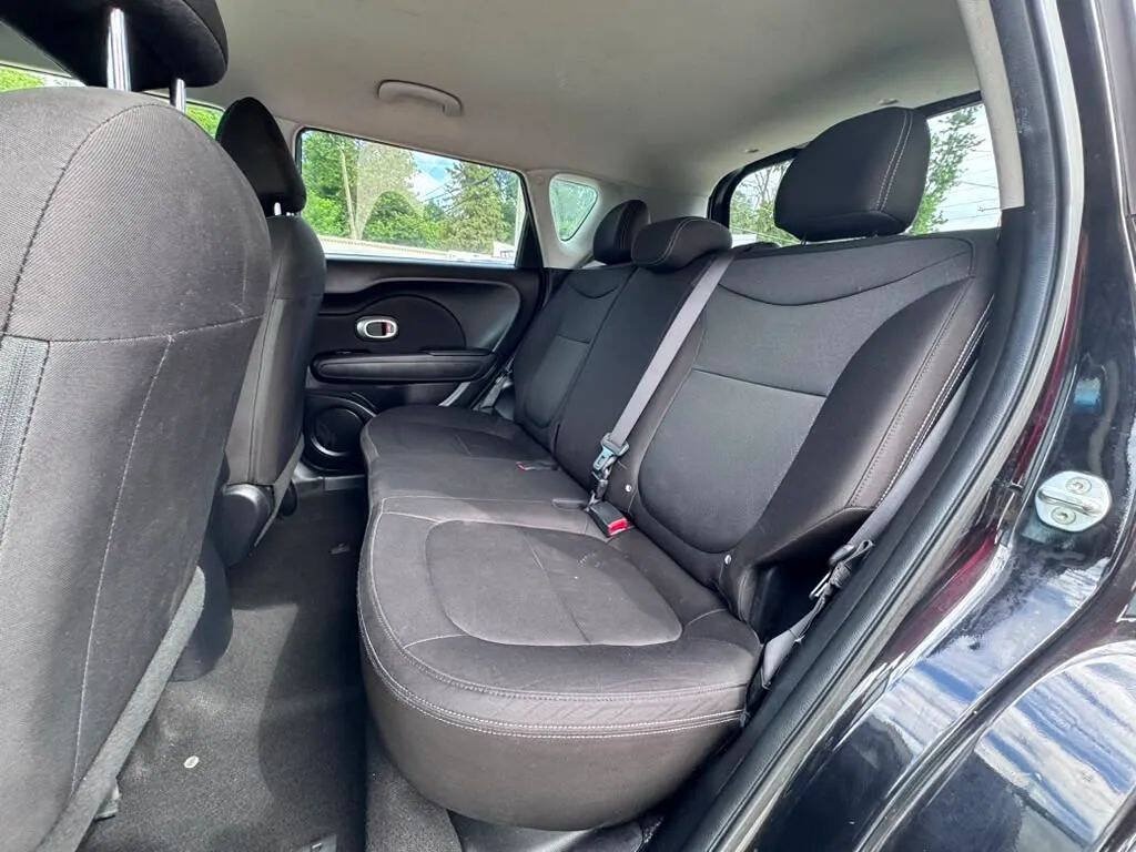 Used 2017 Kia Soul w/ Convenience Package FWD image 12