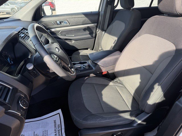 Used 2018 Ford Explorer XLT AWD/4WD image 14