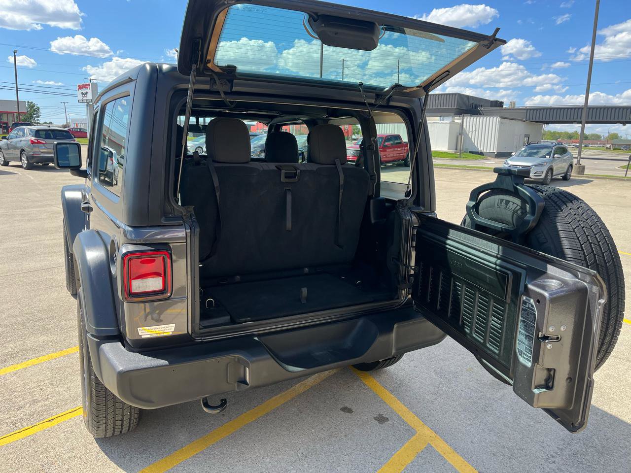 Used 2020 Jeep Wrangler Sport AWD/4WD image 10