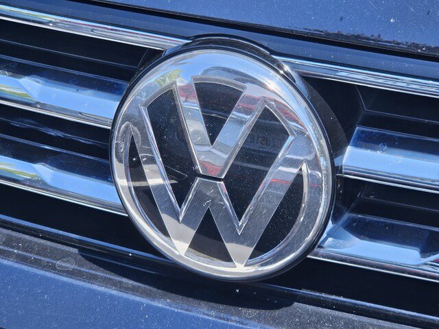 Used 2021 Volkswagen Tiguan SE FWD image 11