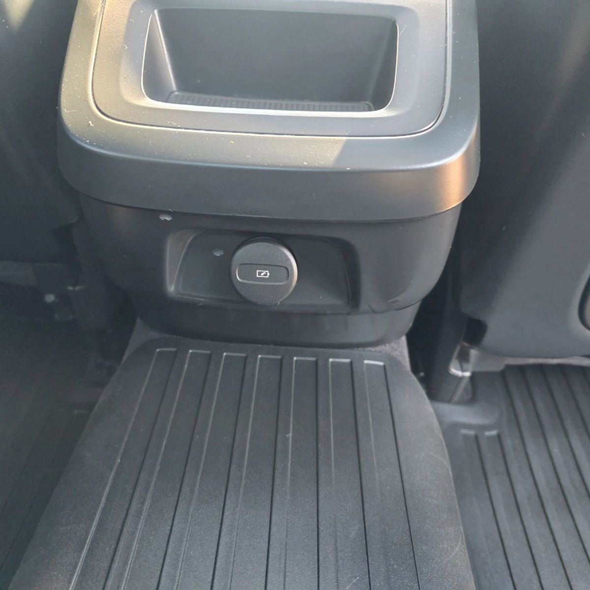 Used 2022 Volvo S60 B5 Inscription image 21