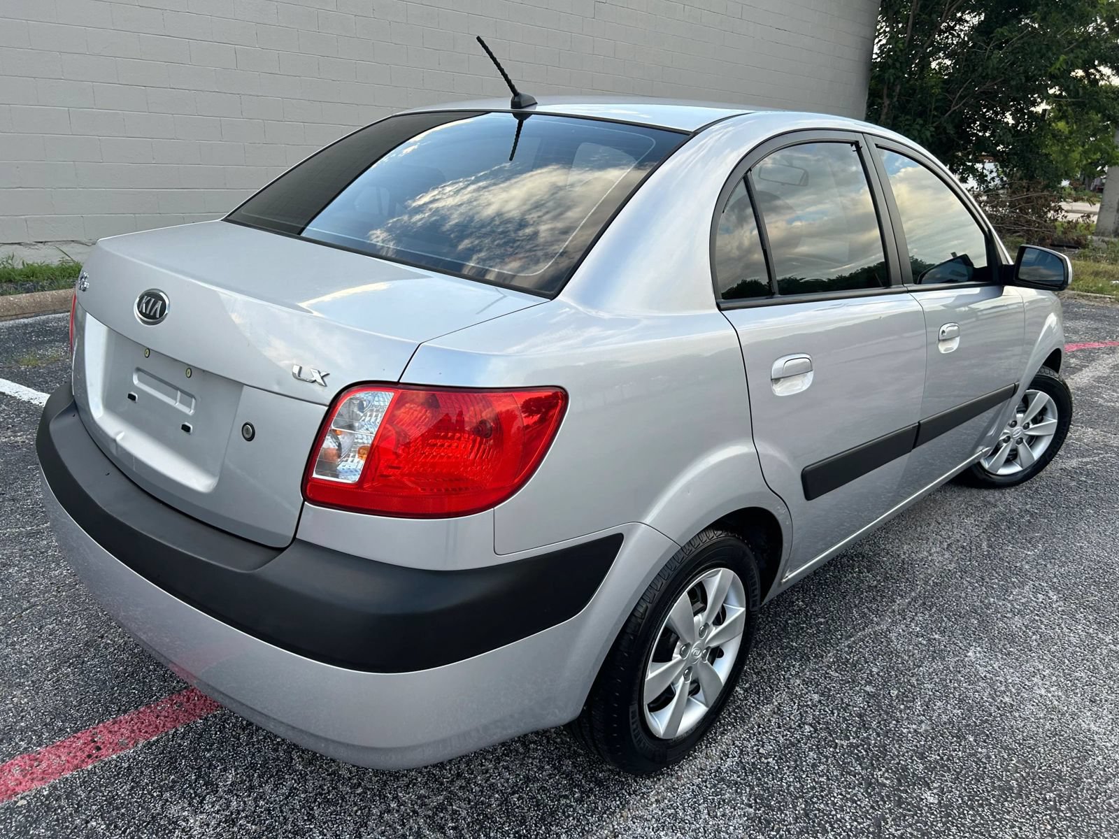 Used 2008 Kia Rio LX FWD image 6