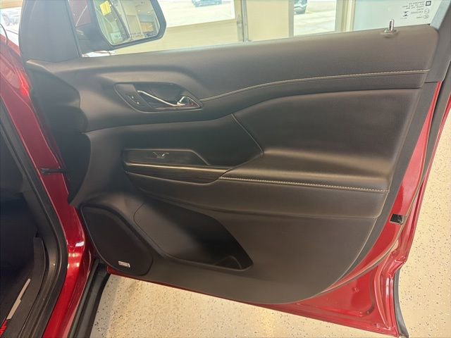 Used 2023 GMC Acadia SLT image 44