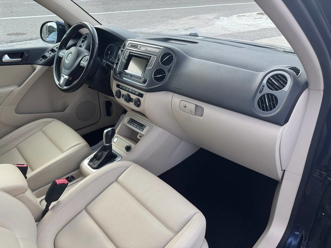 Used 2016 Volkswagen Tiguan S image 18