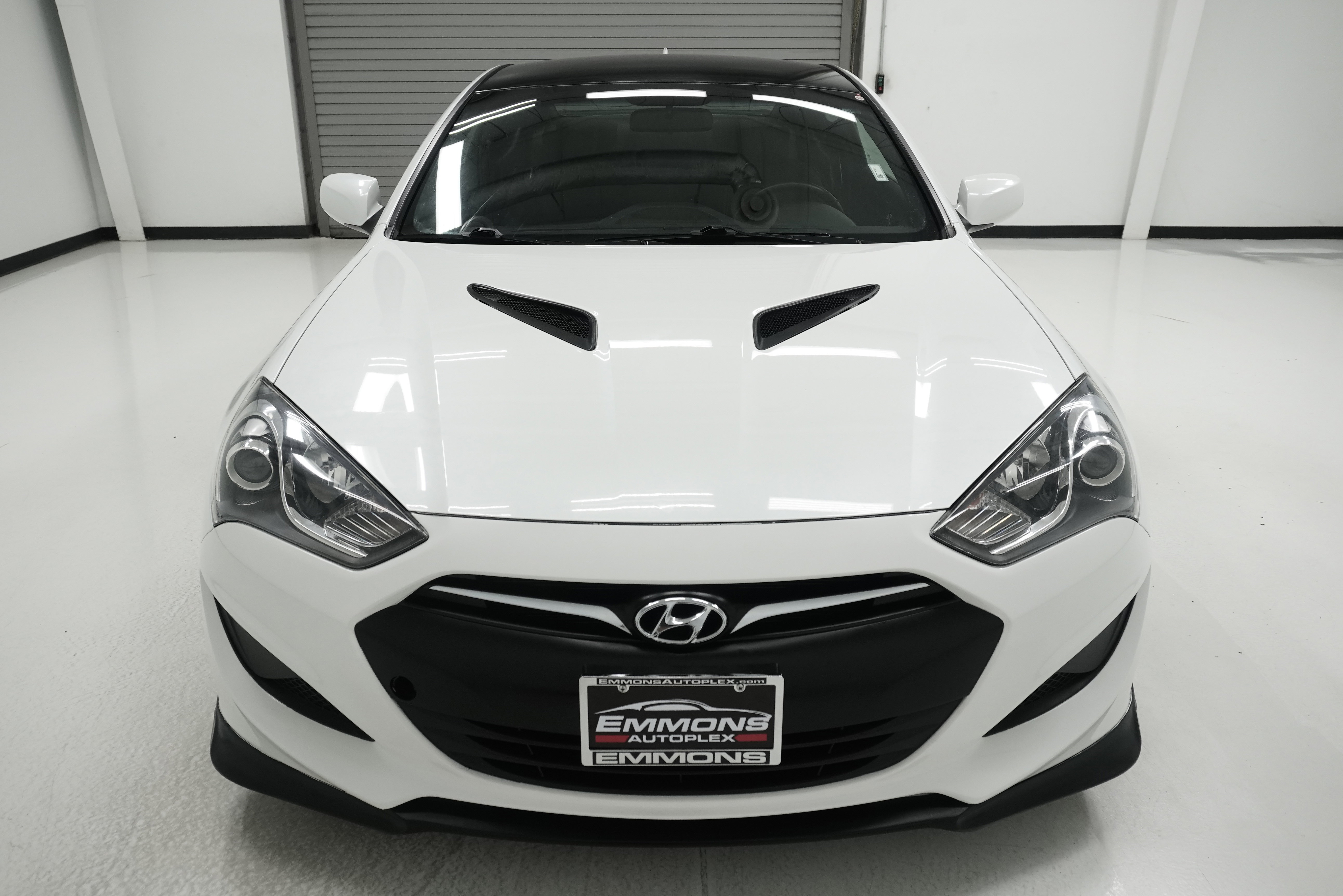 Used 2013 Hyundai Genesis 2.0T RWD image 2