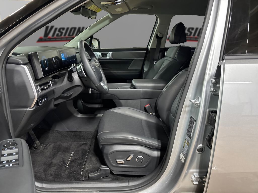 Used 2025 Hyundai Santa Fe SEL image 9