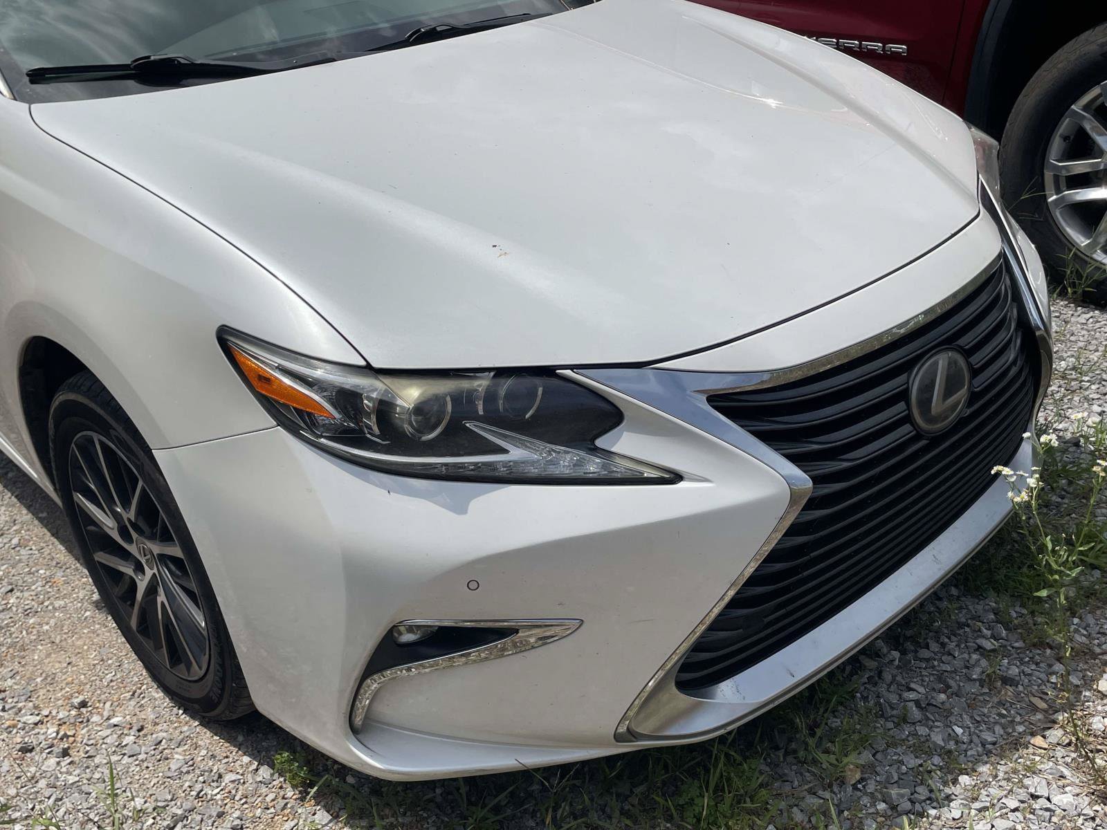 Used 2016 Lexus ES 350 w/ Luxury Package w/Wood Trim FWD image 4