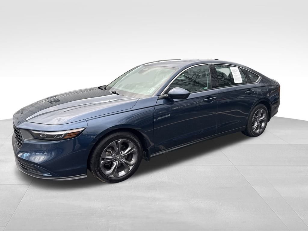 Used 2024 Honda Accord EX image 4