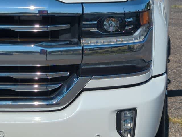 Used 2018 Chevrolet Silverado 1500 High Country w/ LPO, Protection Package AWD/4WD image 11