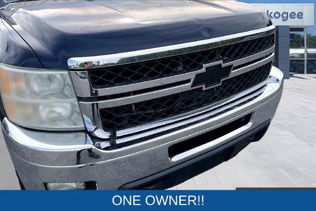 Used 2011 Chevrolet Silverado 2500 LTZ w/ LTZ Plus Package AWD/4WD image 31