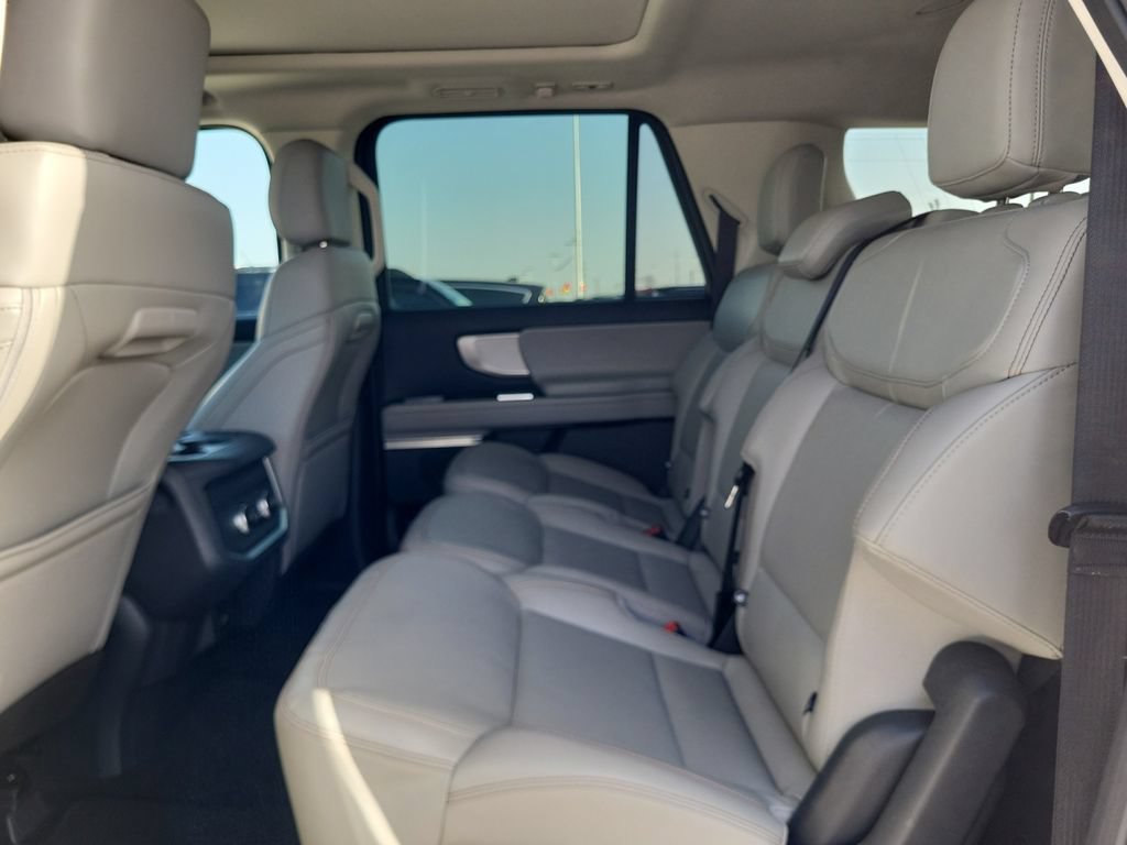 Used 2025 Ford Expedition Max Active AWD/4WD image 22