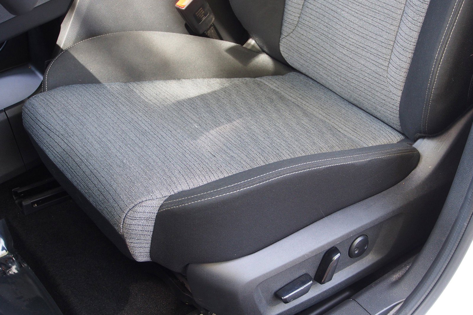 Used 2023 Nissan Rogue SV FWD image 17