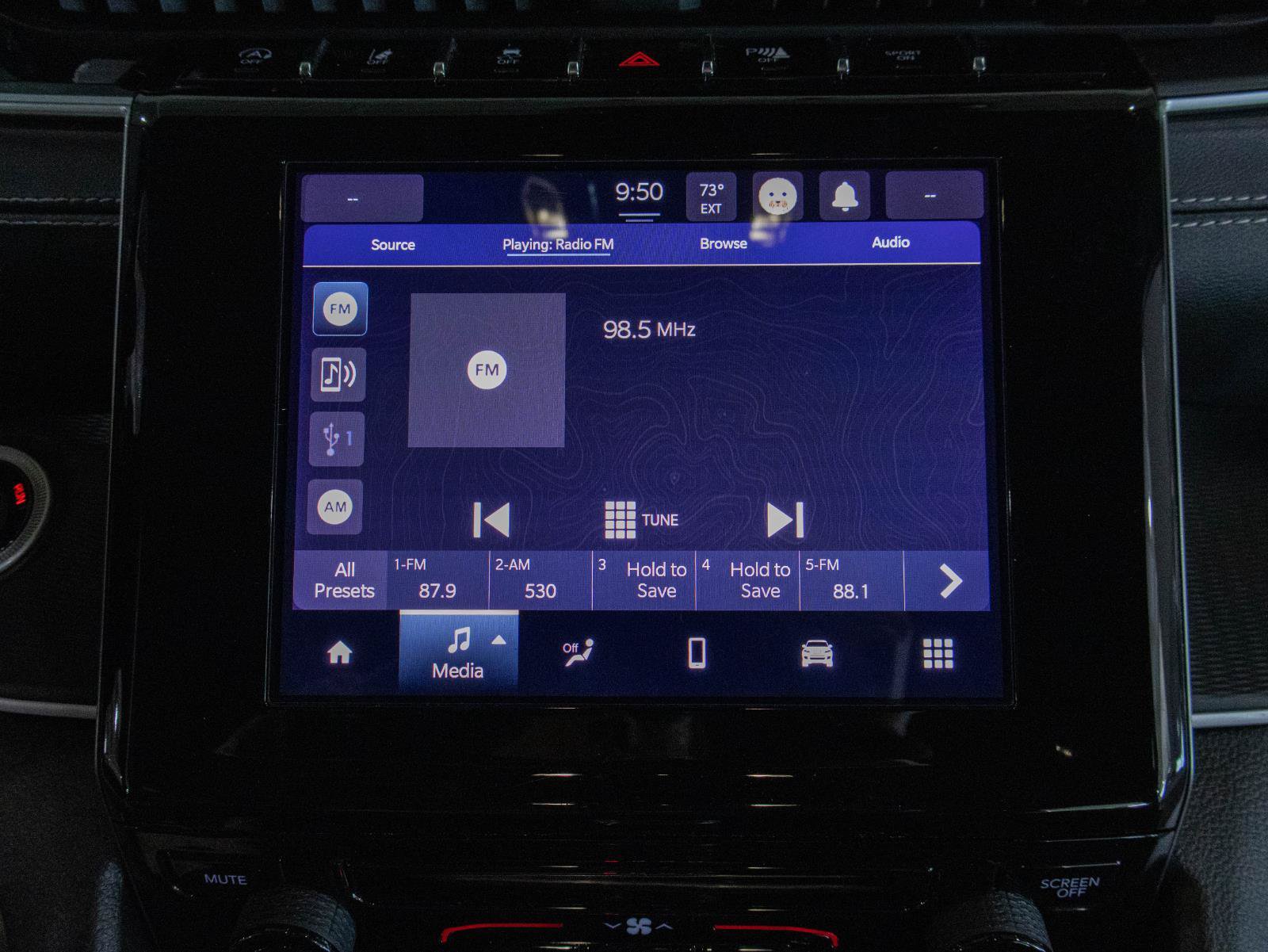 Used 2023 Jeep Grand Cherokee L Laredo RWD image 8