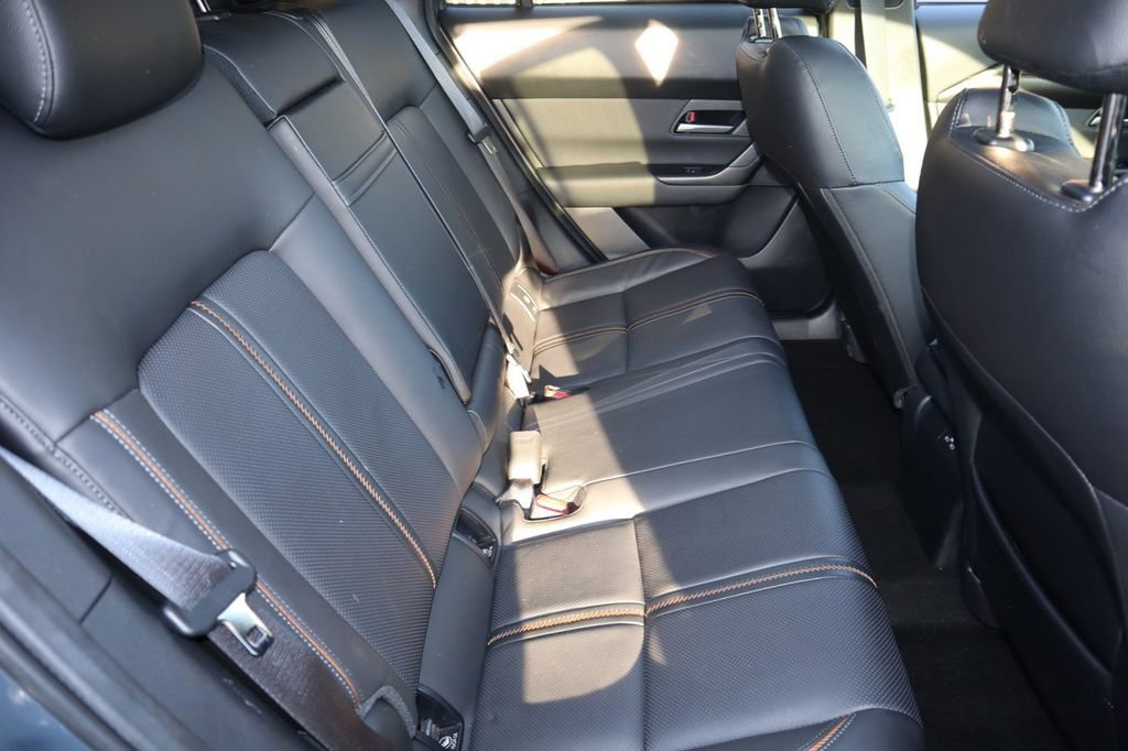 Used 2025 MAZDA CX-50 AWD 2.5 Hybrid w/ Premium Pkg image 24