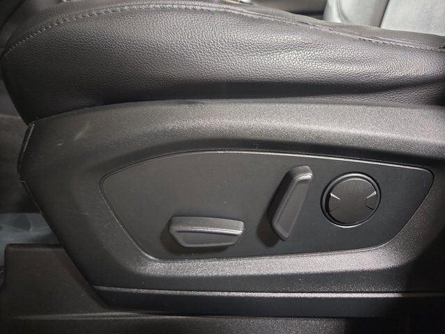 Used 2020 Ford Explorer XLT w/ Equipment Group 202A image 30