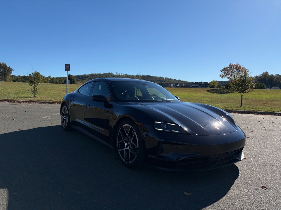 Certified 2025 Porsche Taycan image 9